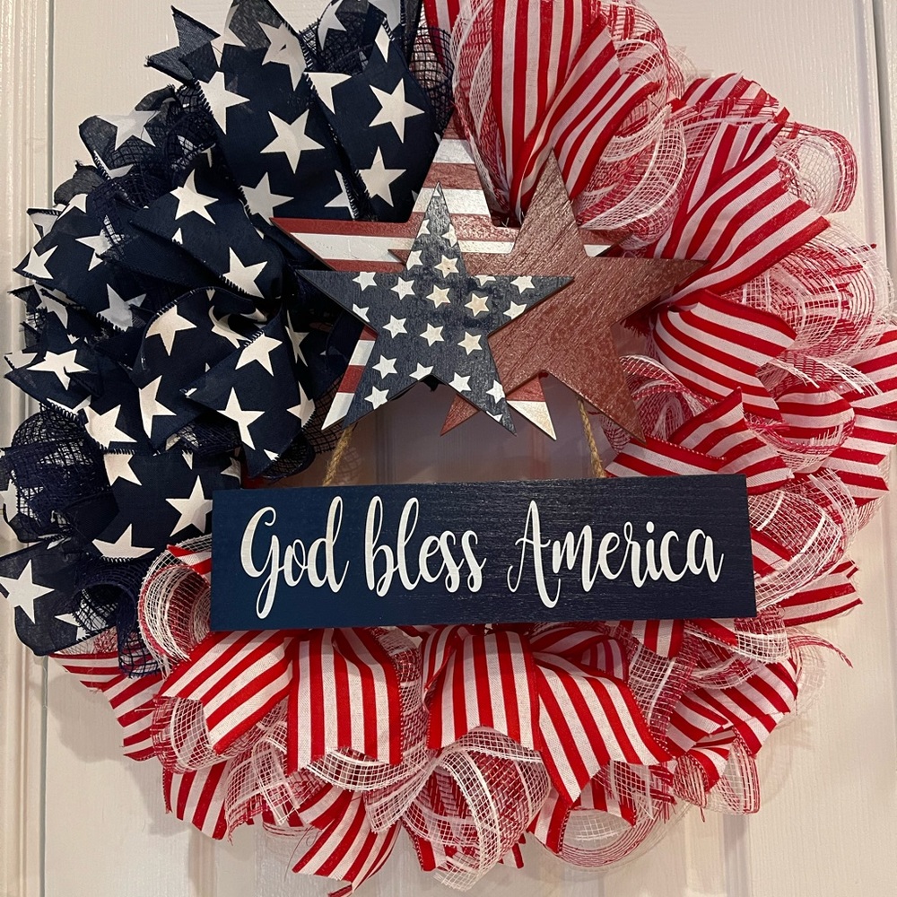 Patriotic WREATH “God Bless America” Red, White & Blue 24” Very FULL. July 4th